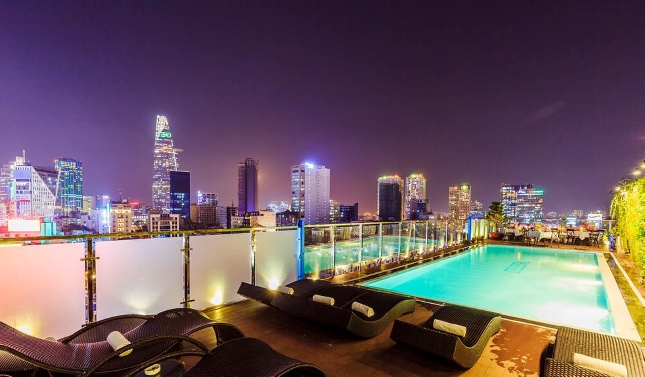 Hotel & Sky Bar Happy Life Grand